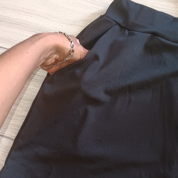 Women Creased Floral Printed Lace-Up Tube Crop Top Defined Waist Shorts Set - Picture 11 of 15